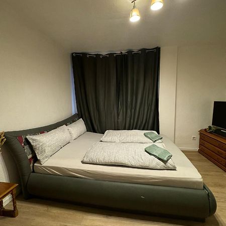 Moebliertes Zimmer Mit Tv, Internet & Kompletter Ausstattung In Bonn-Mehlem Exterior photo