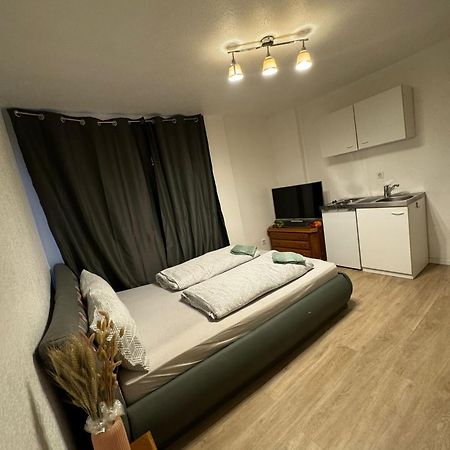 Moebliertes Zimmer Mit Tv, Internet & Kompletter Ausstattung In Bonn-Mehlem Exterior photo
