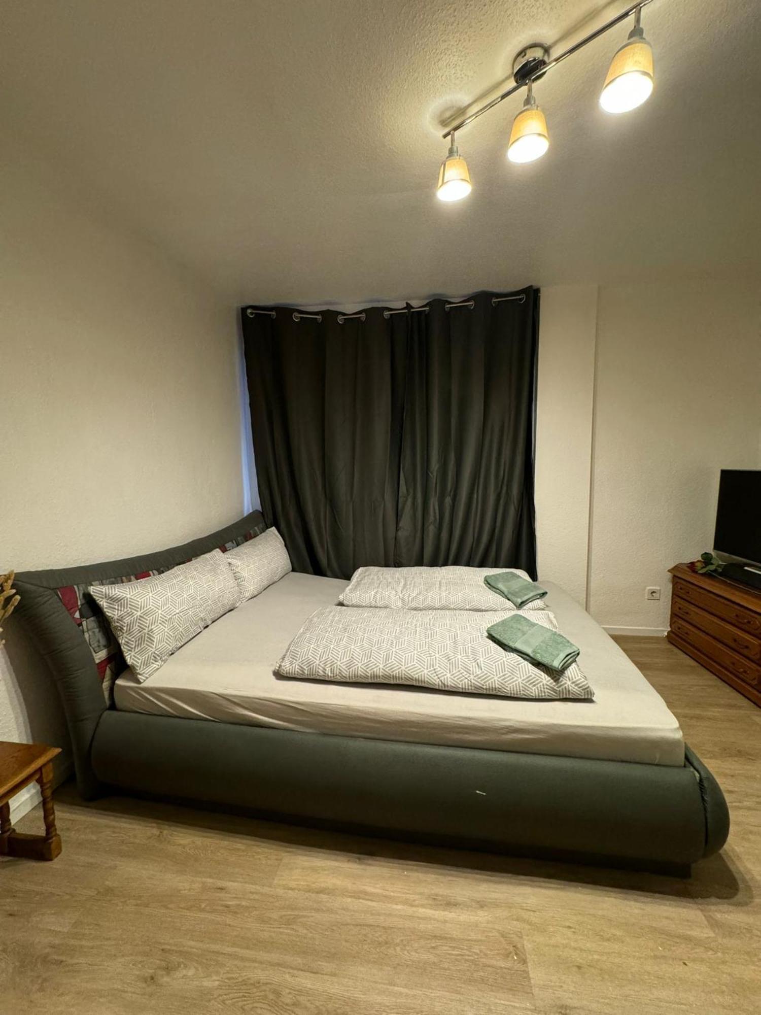 Moebliertes Zimmer Mit Tv, Internet & Kompletter Ausstattung In Bonn-Mehlem Exterior photo