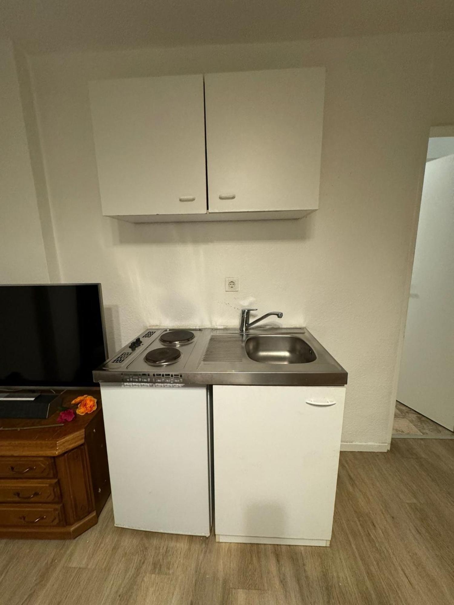 Moebliertes Zimmer Mit Tv, Internet & Kompletter Ausstattung In Bonn-Mehlem Exterior photo